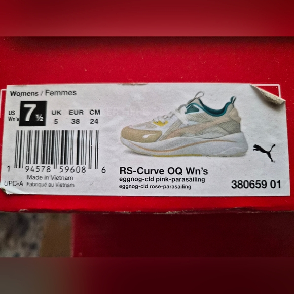 Puma RS Curve☆ New Sneakers☆ size 7 With the box NWT - Picture 2 of 2